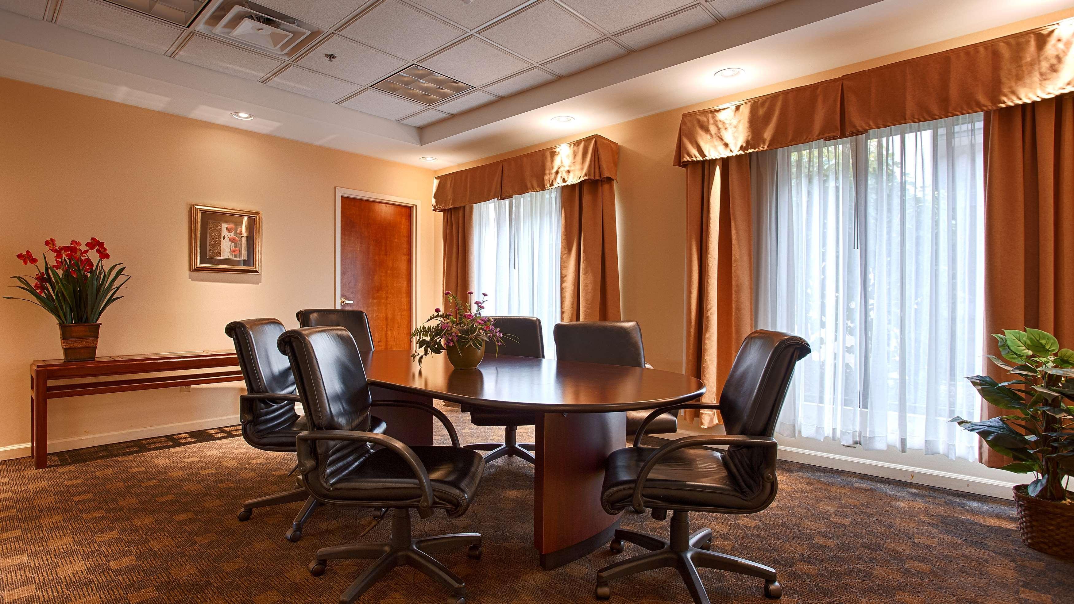 Best Western Galleria Inn & Suites Cheektowaga Εξωτερικό φωτογραφία
